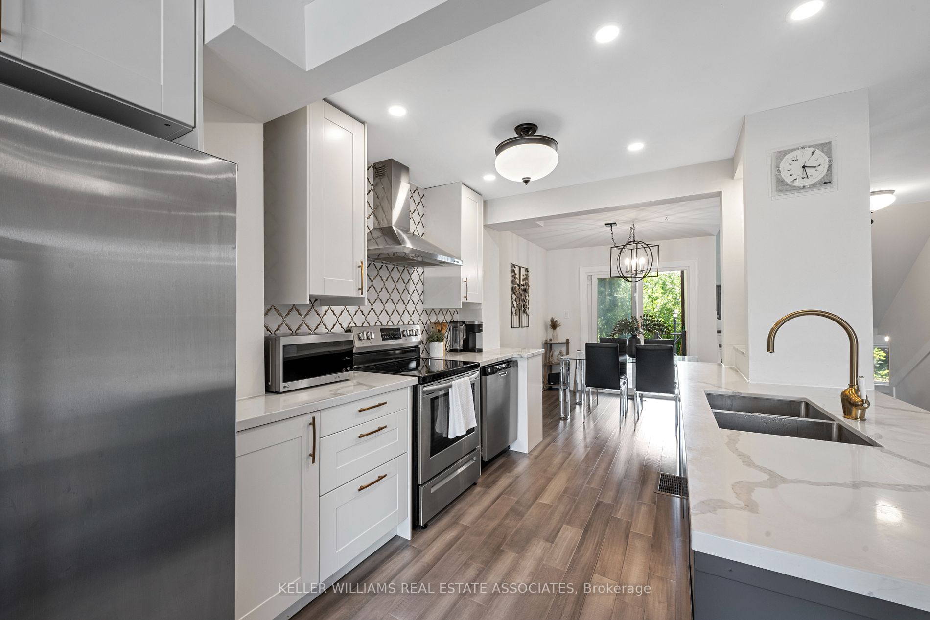 34 Hinchley Wood Grve