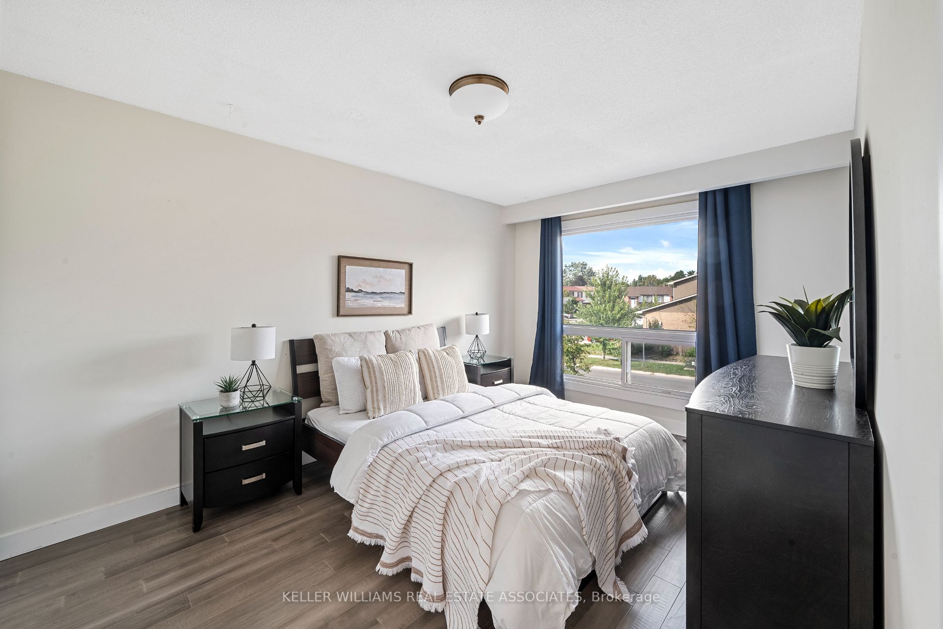 34 Hinchley Wood Grve