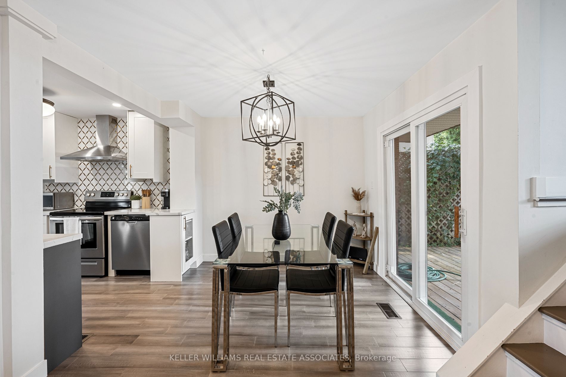 34 Hinchley Wood Grve