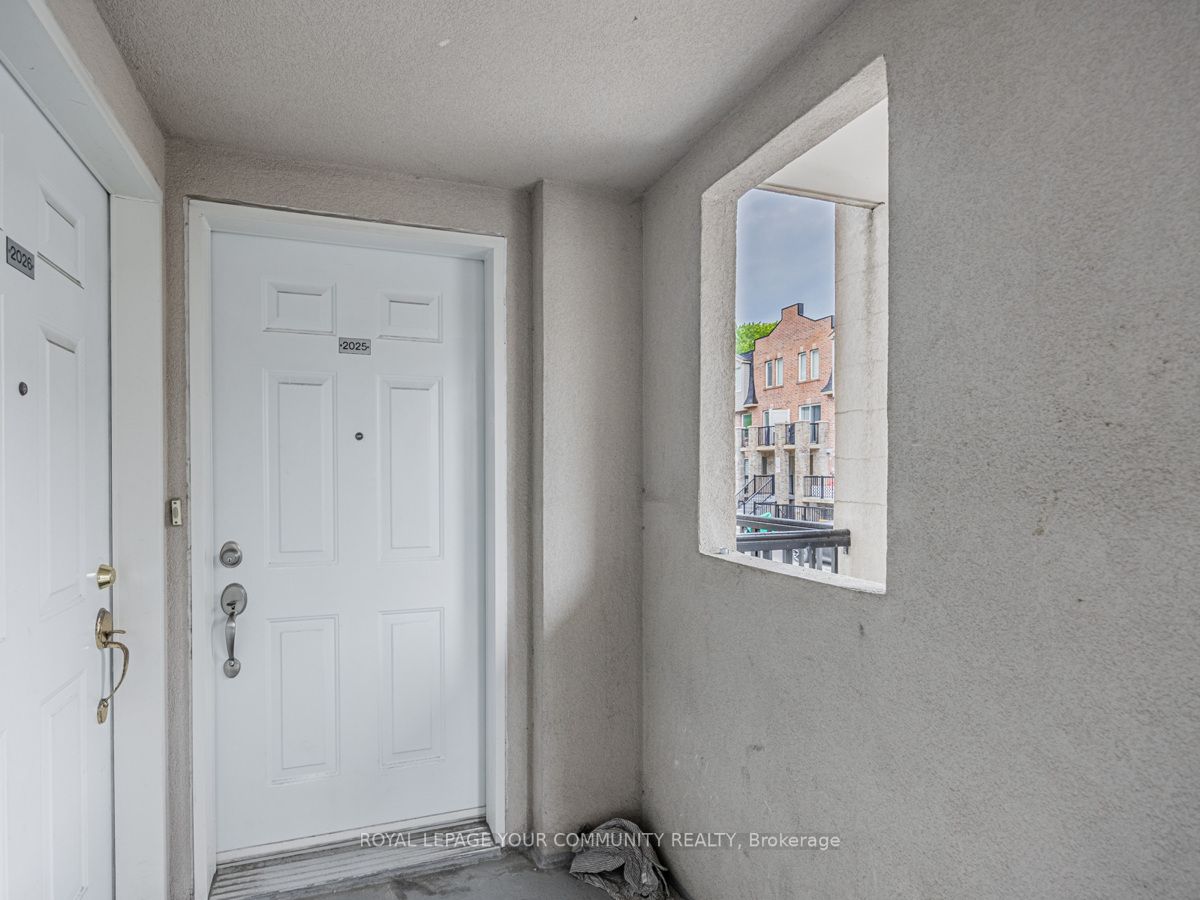85 George Appleton Way #2025