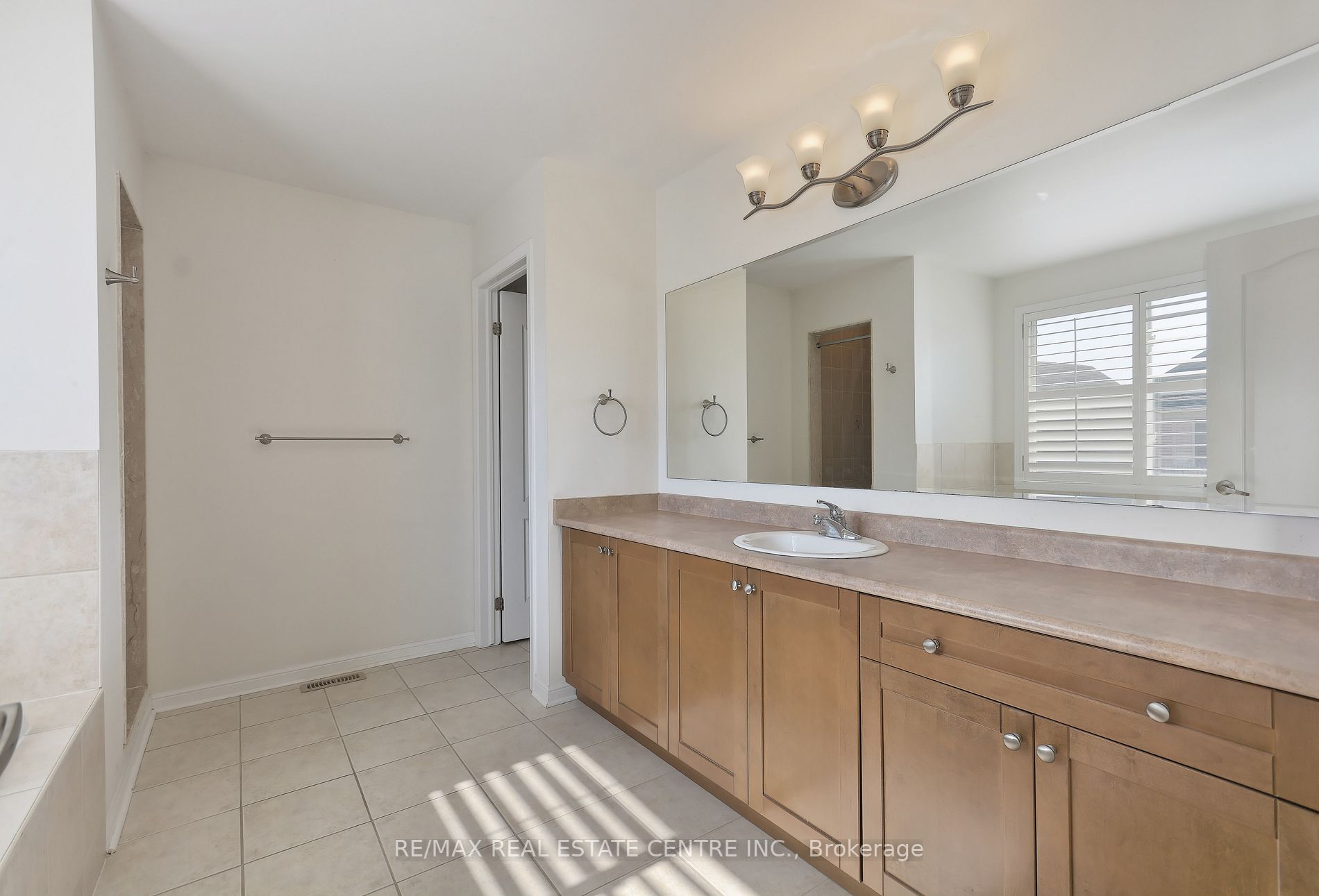 1399 Marshall Cres