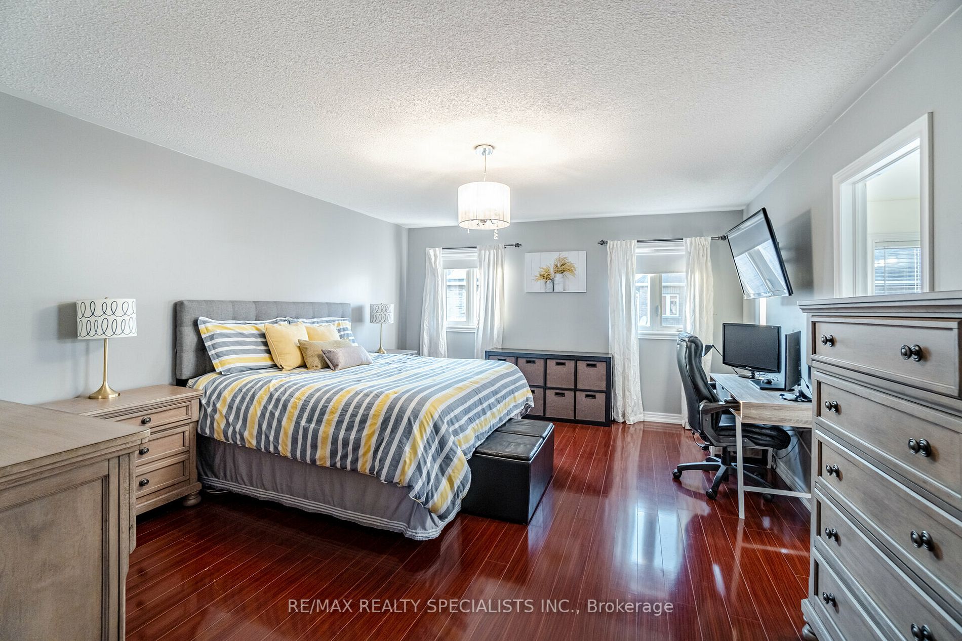 22 Amaryllis Dr