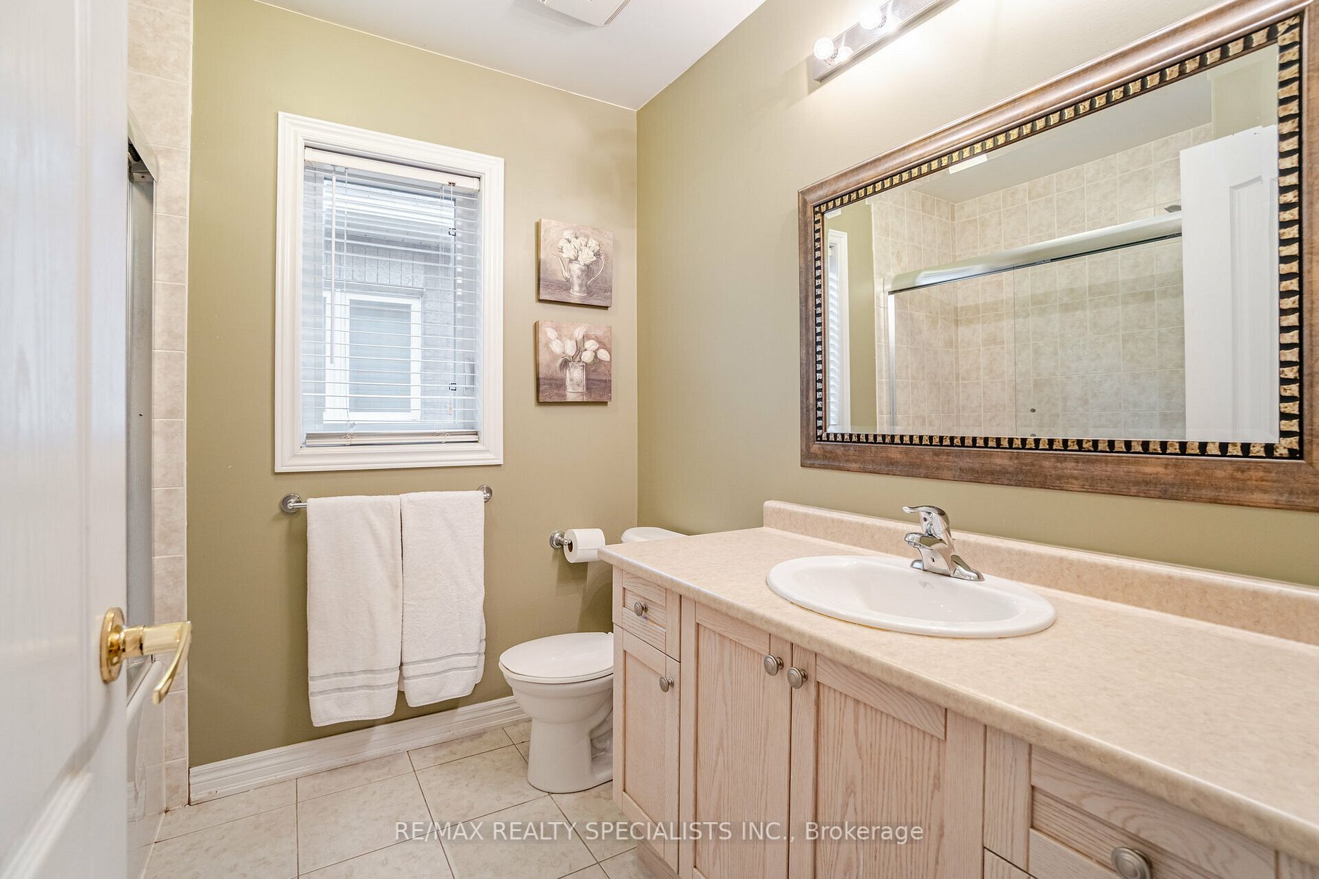22 Amaryllis Dr