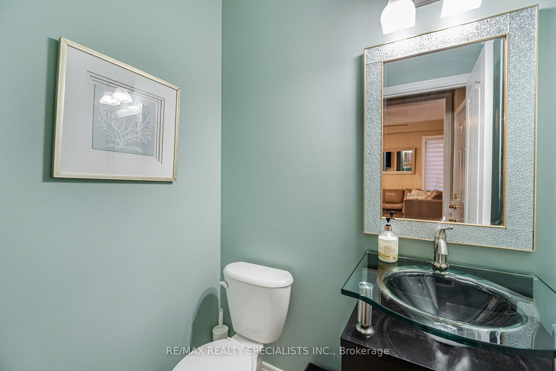 22 Amaryllis Dr