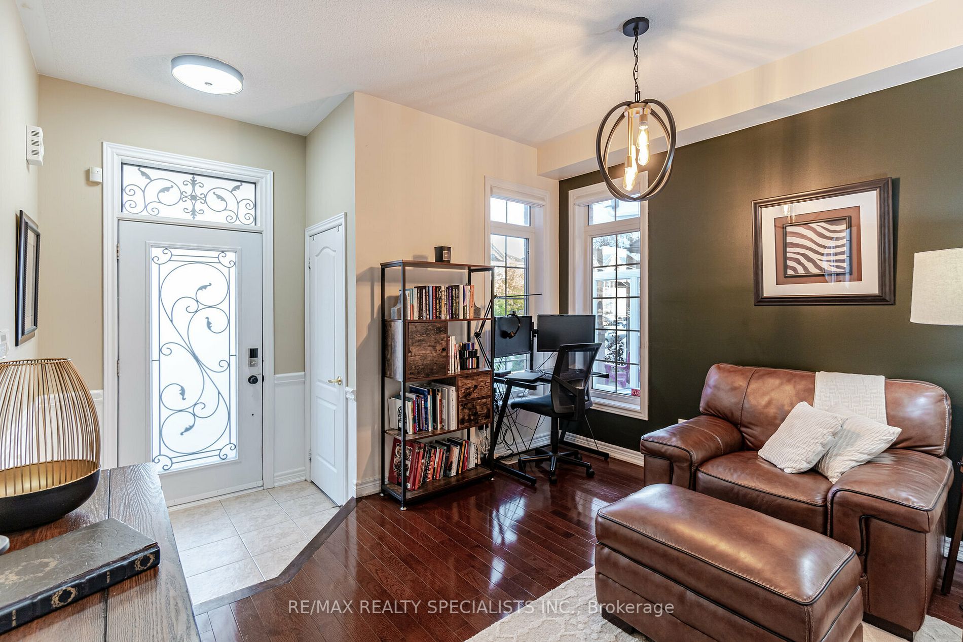 22 Amaryllis Dr