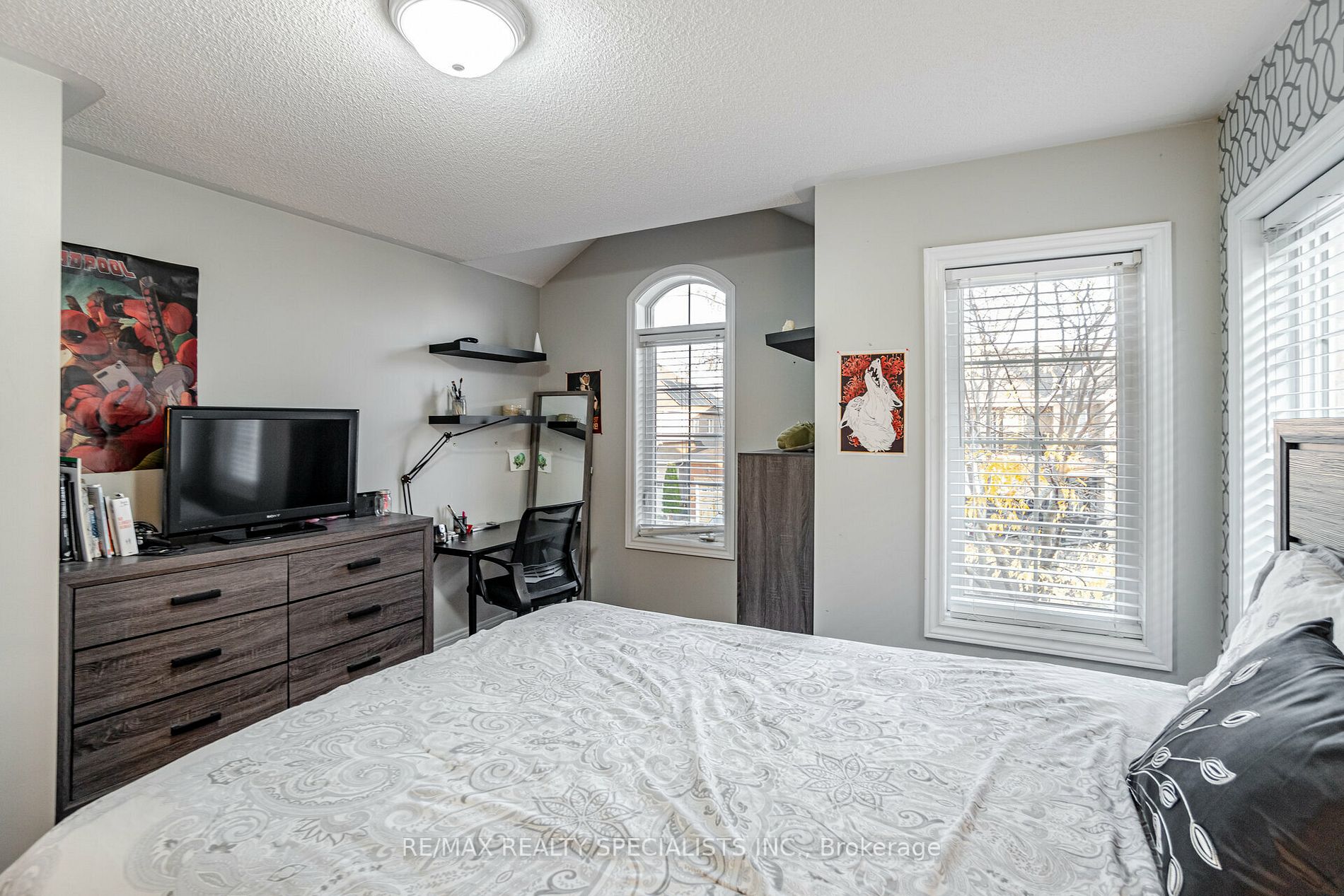 22 Amaryllis Dr