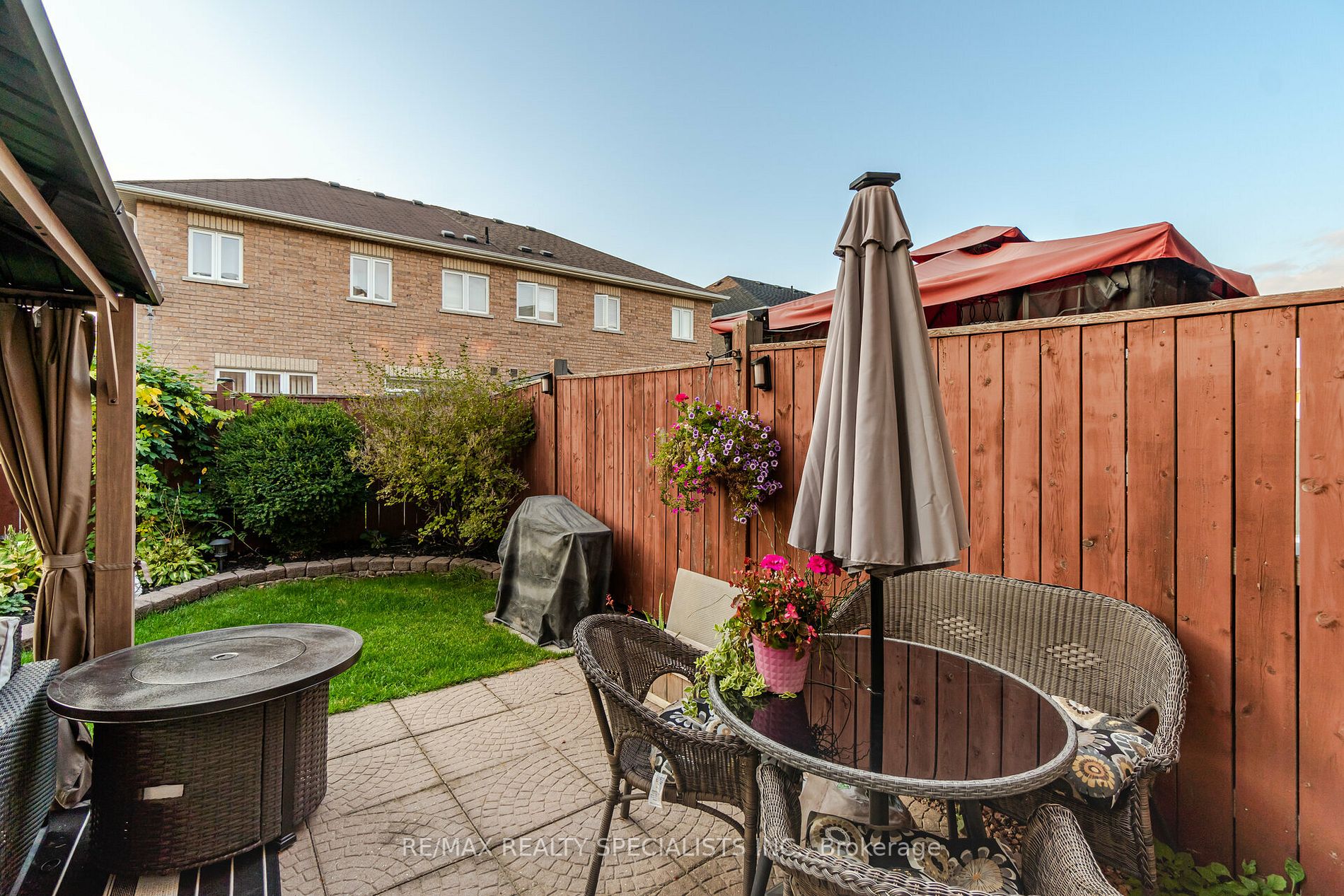 22 Amaryllis Dr