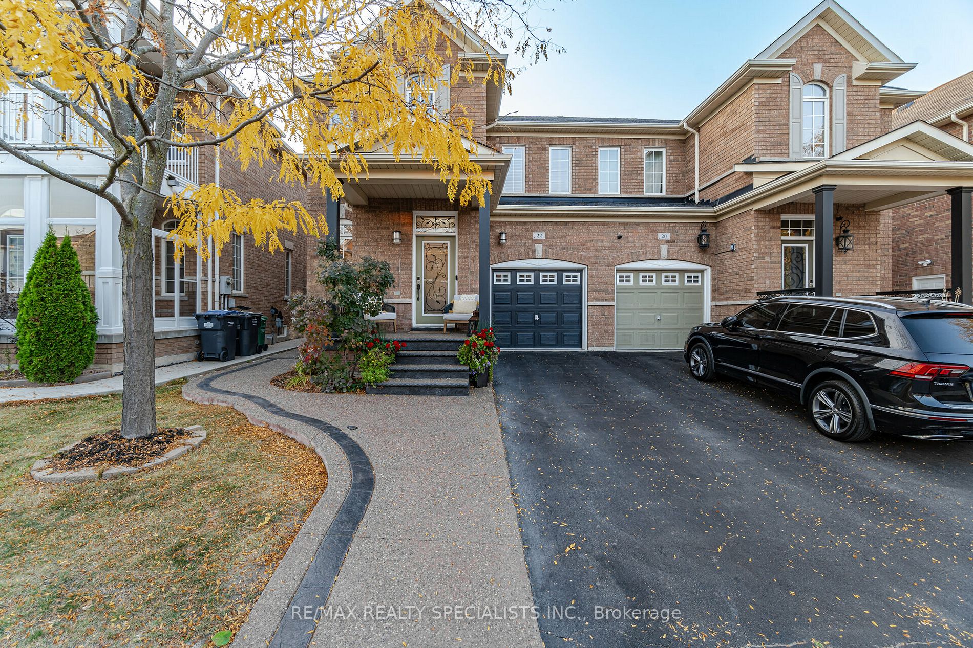 22 Amaryllis Dr