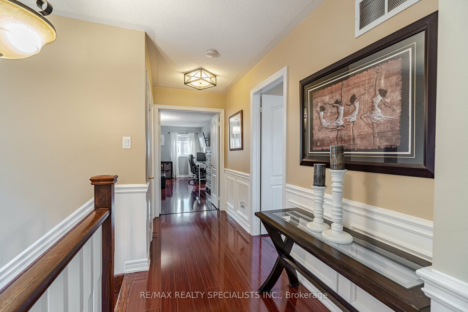 22 Amaryllis Dr