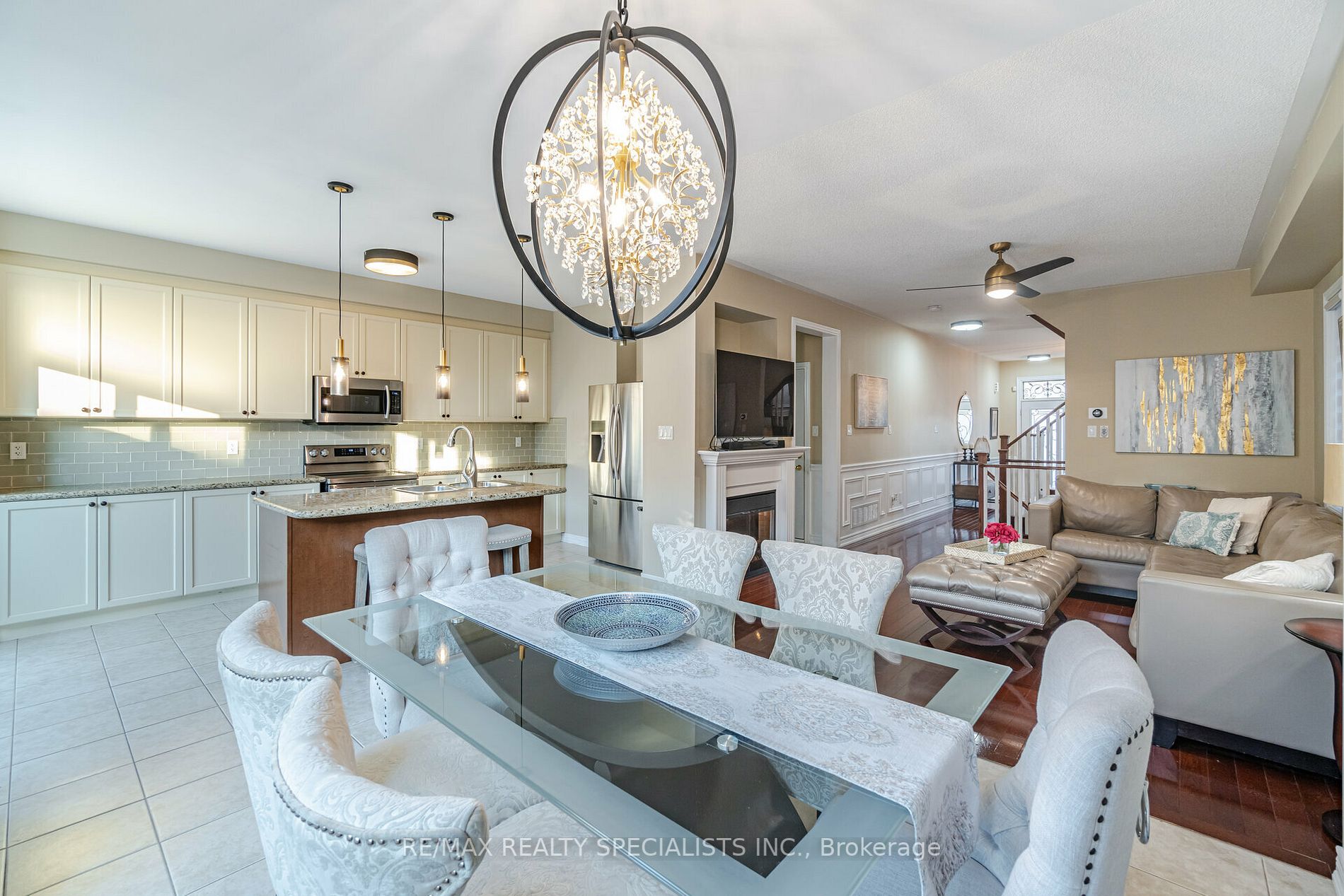 22 Amaryllis Dr