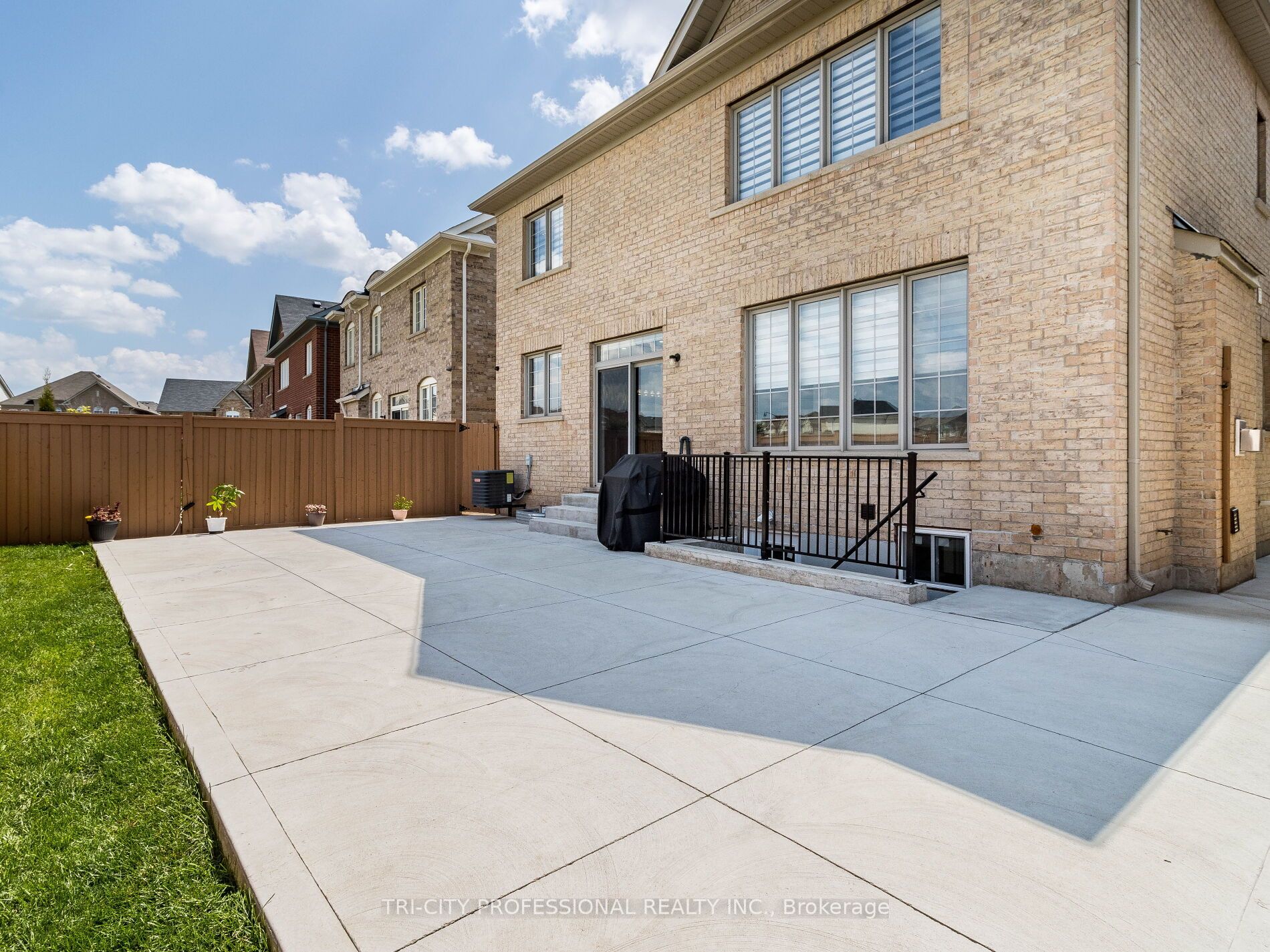35 Angelgate Rd