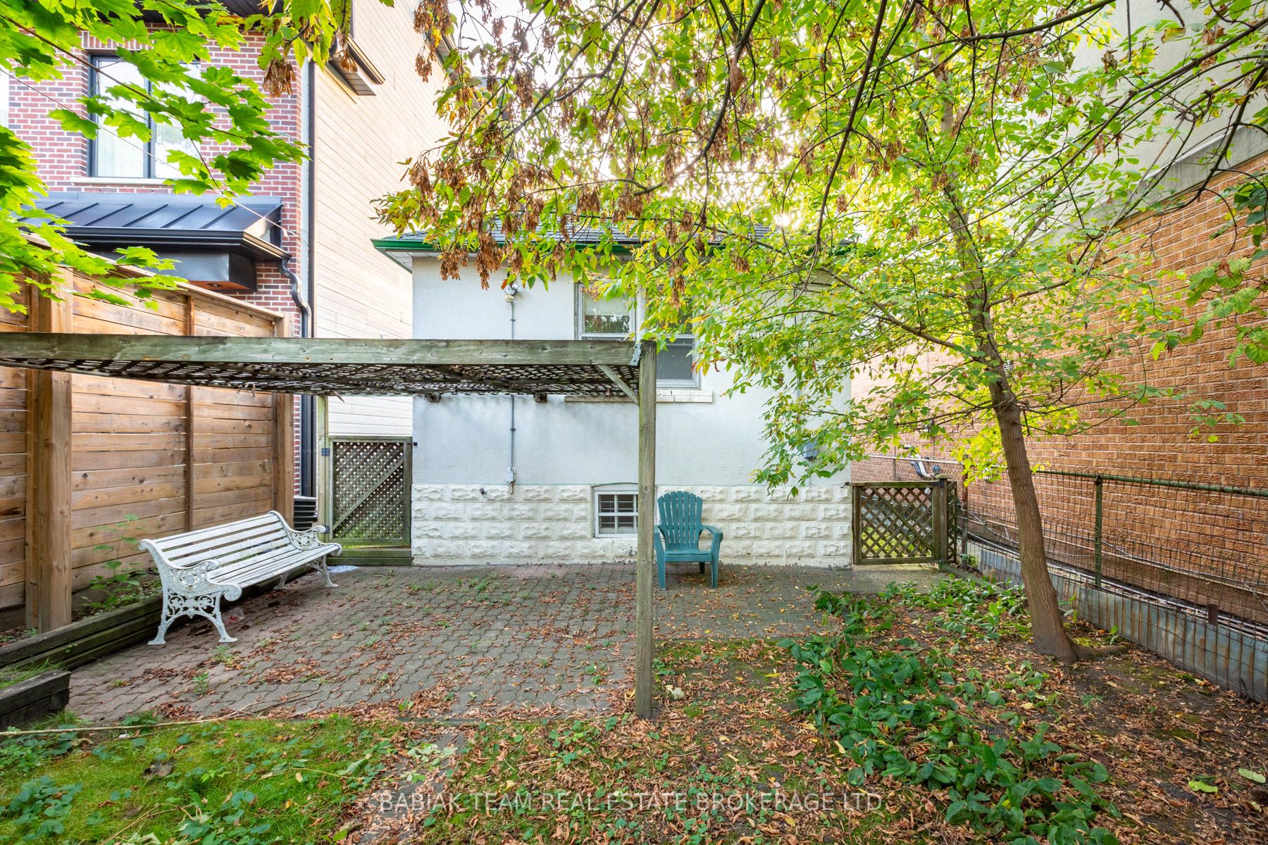 266 Indian Grove