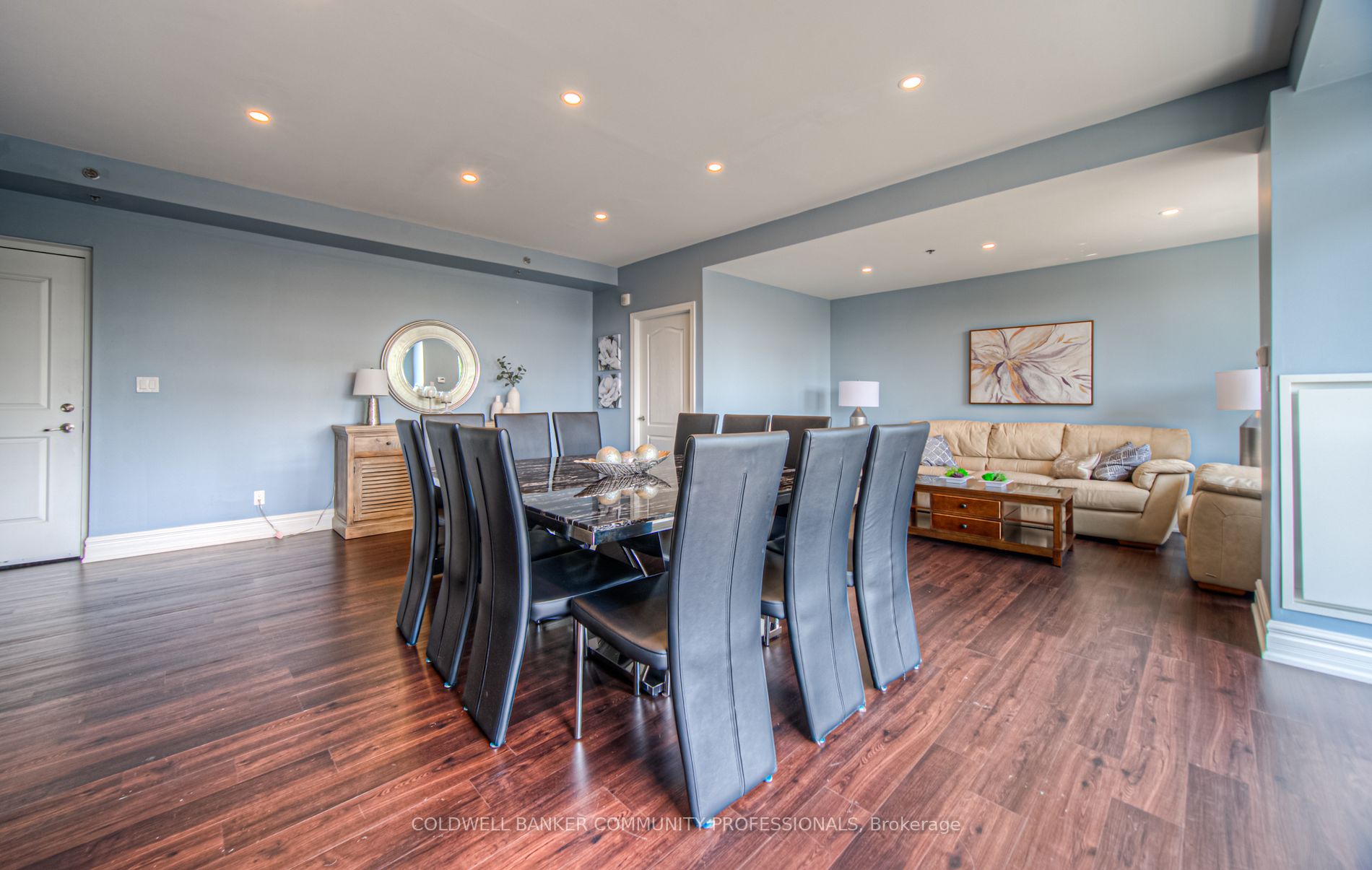 34 Plains Rd E, #501