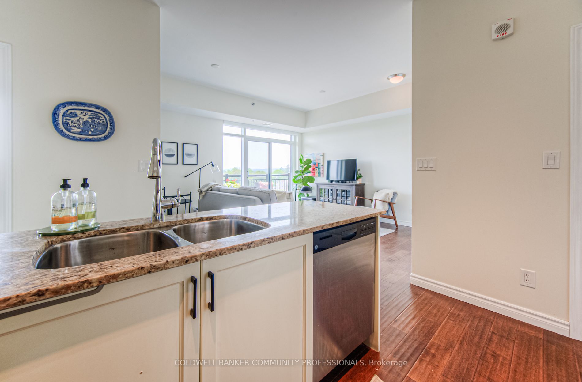 34 Plains Rd E, #501