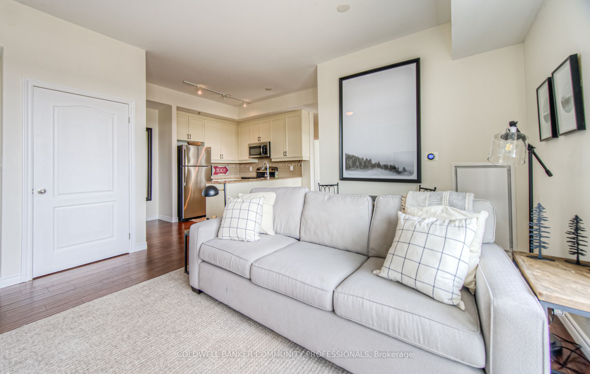 34 Plains Rd E, #501