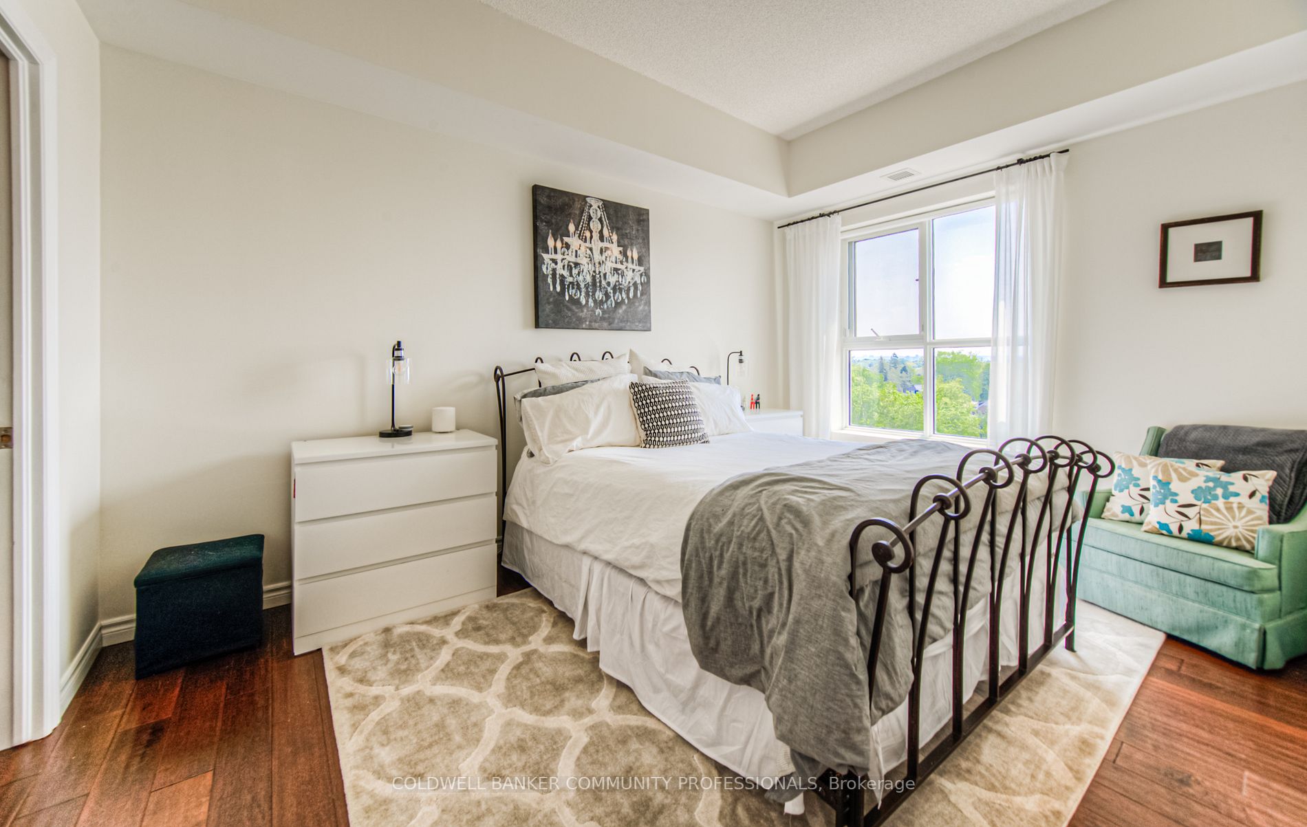 34 Plains Rd E, #501