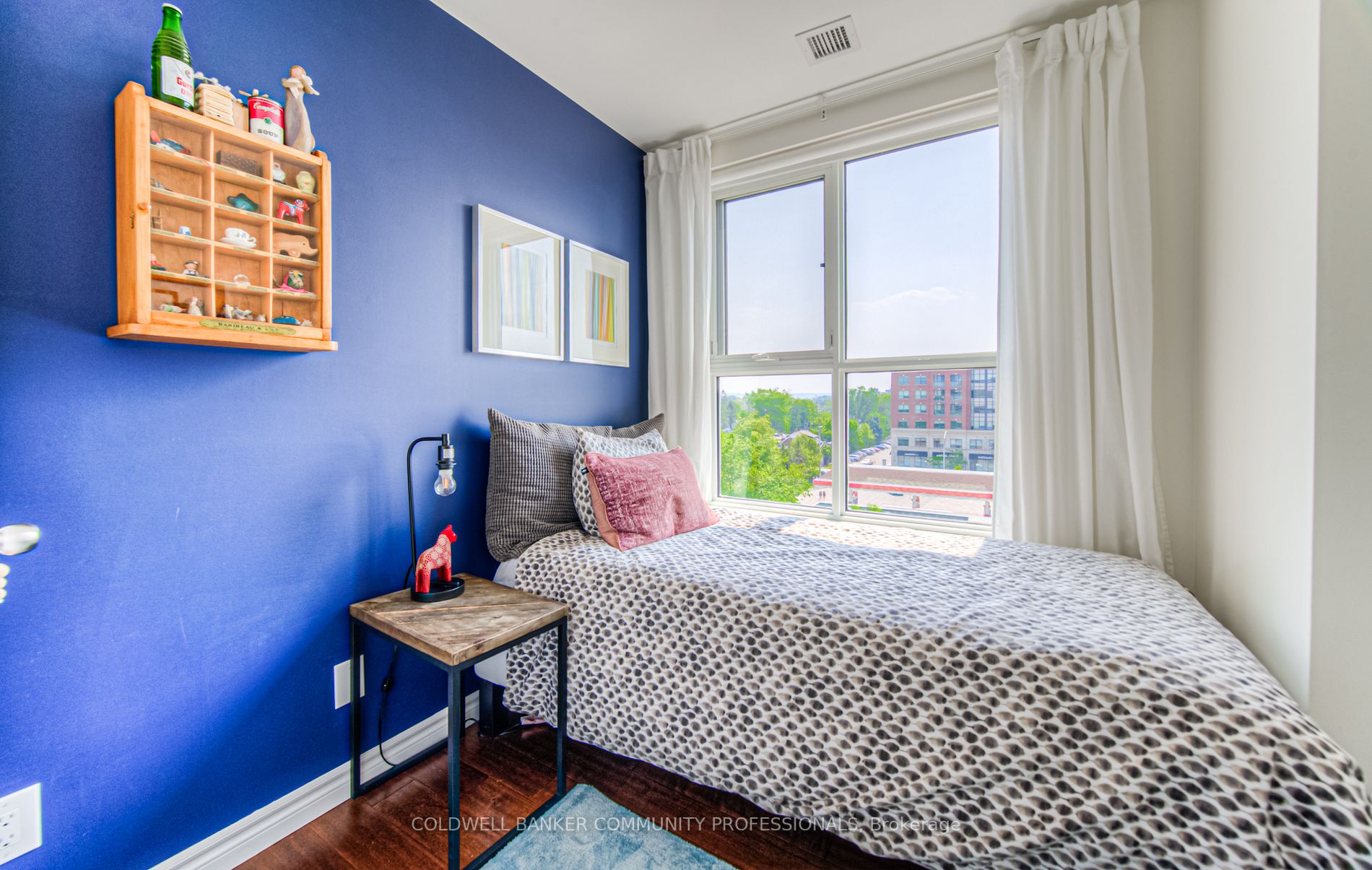 34 Plains Rd E, #501