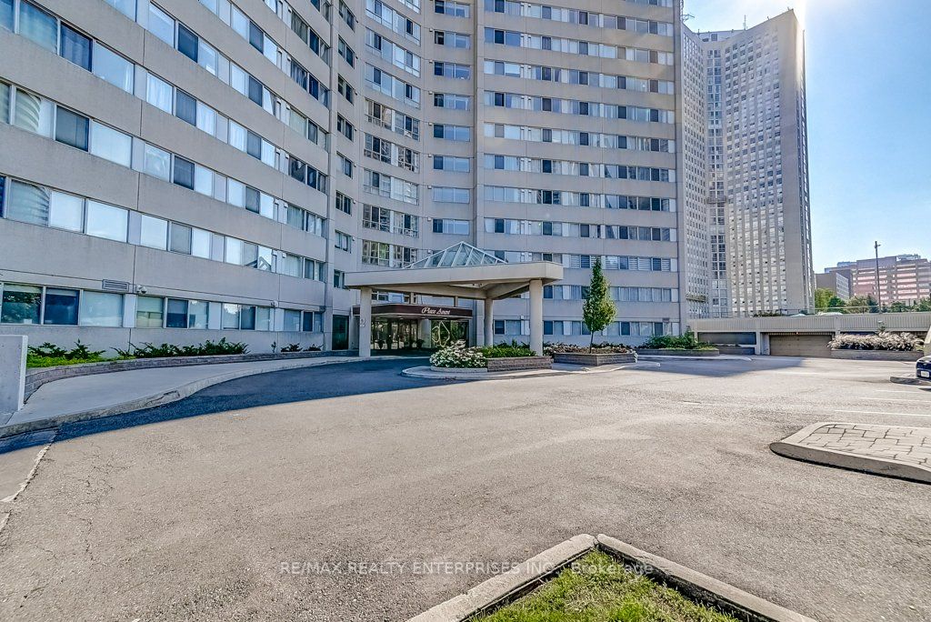 3700 Kaneff Cres, #503