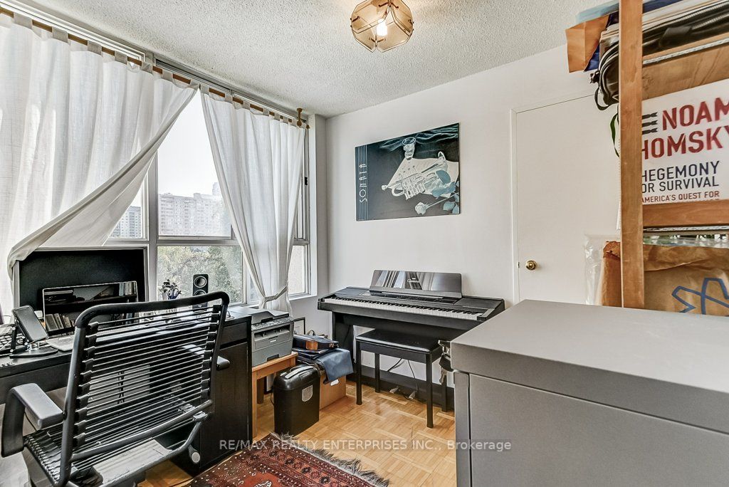 3700 Kaneff Cres, #503