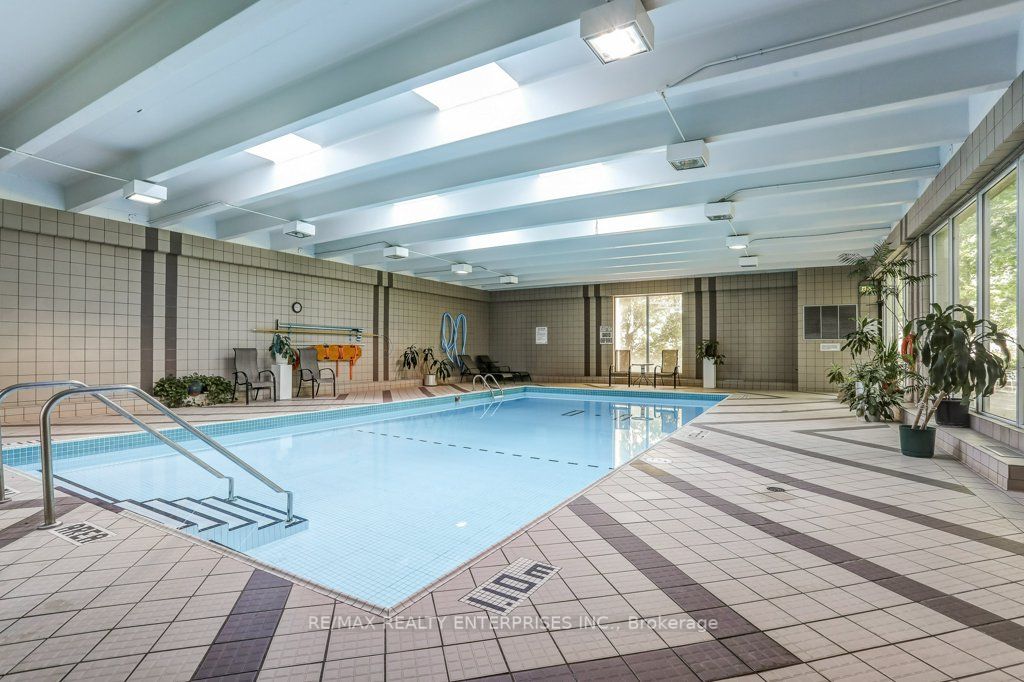 3700 Kaneff Cres, #503