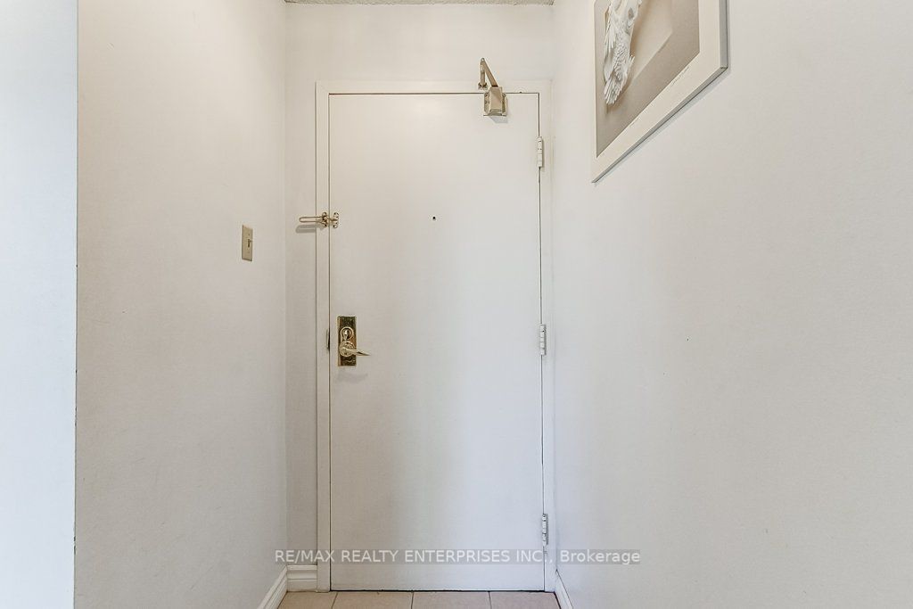 3700 Kaneff Cres, #503