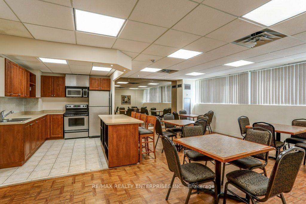 3700 Kaneff Cres, #503