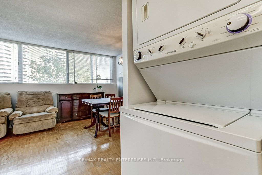 3700 Kaneff Cres, #503