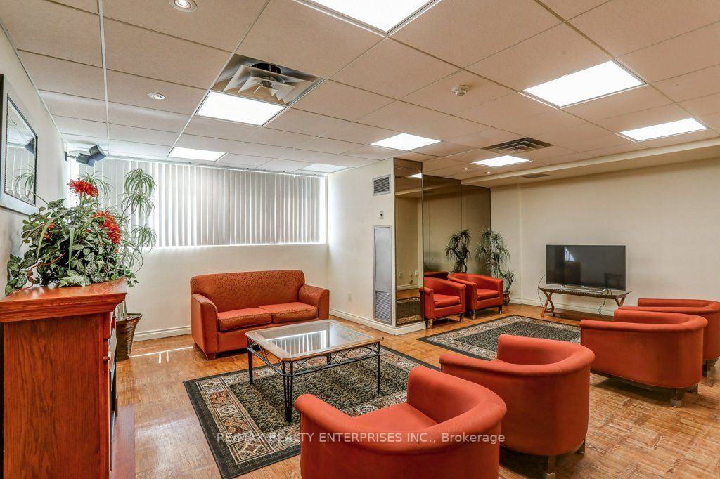 3700 Kaneff Cres, #503