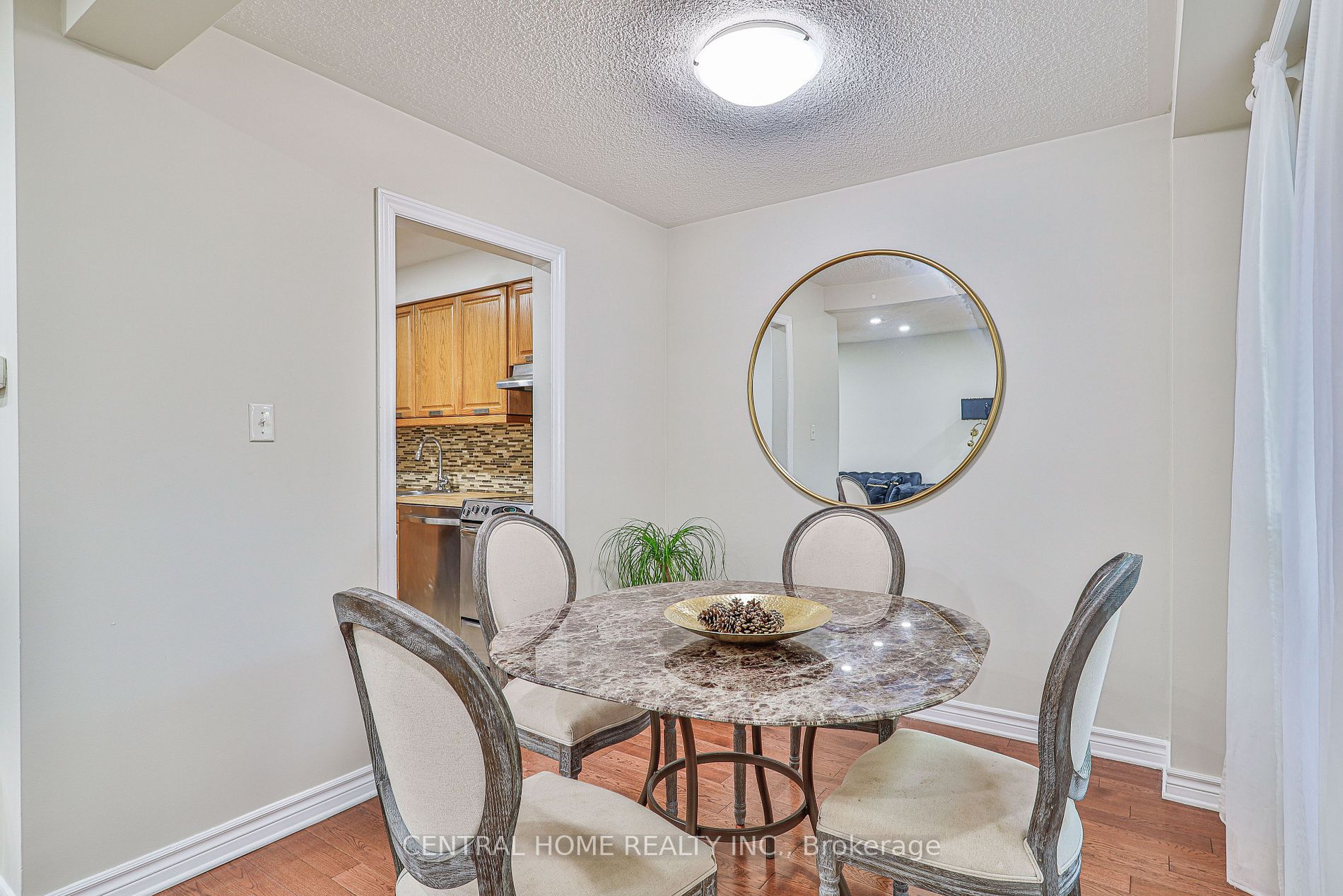 3563 Autumnleaf Cres