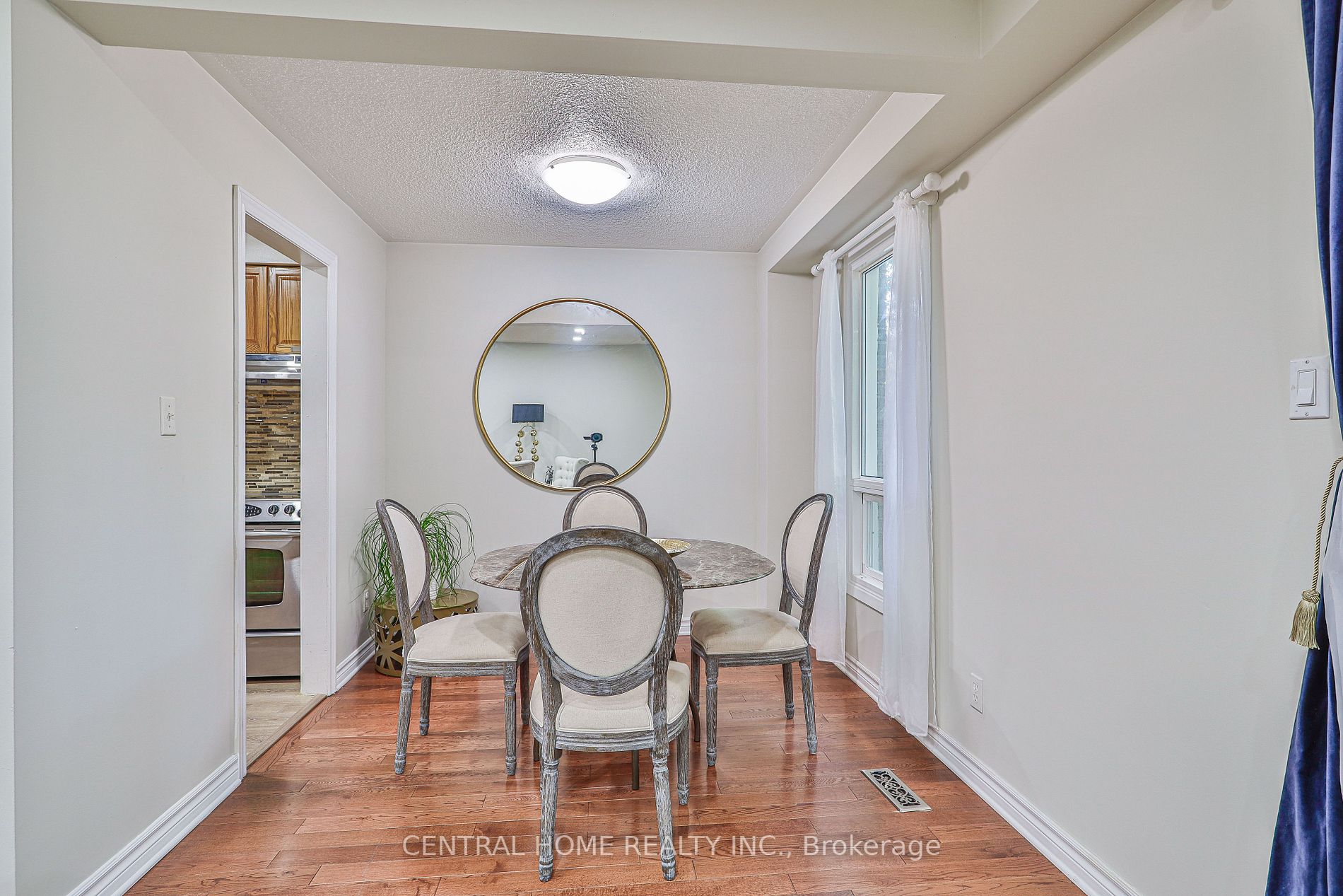 3563 Autumnleaf Cres