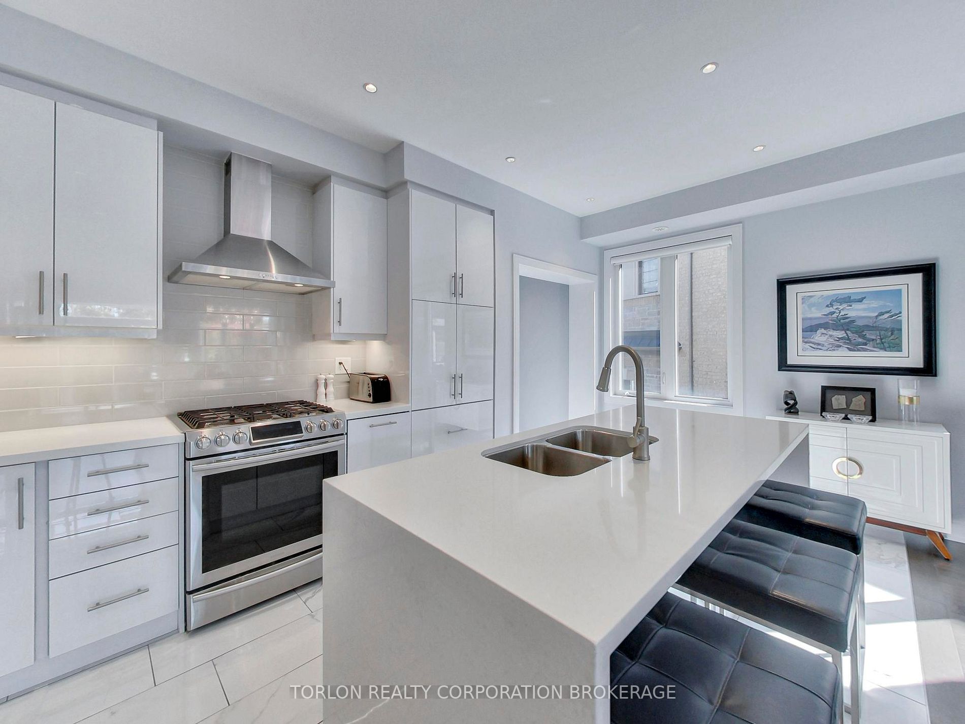 1076 Beachcomber Rd