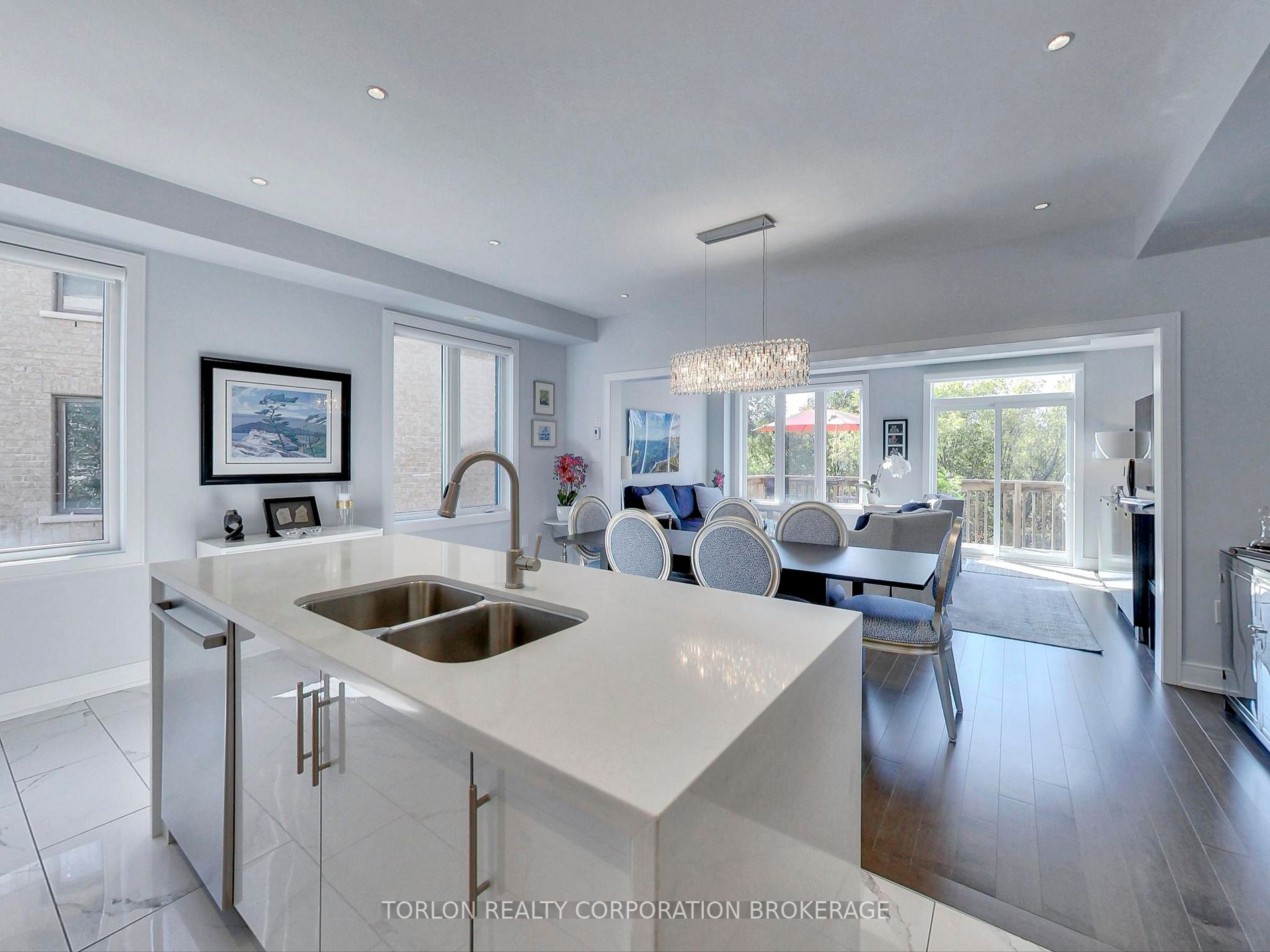 1076 Beachcomber Rd