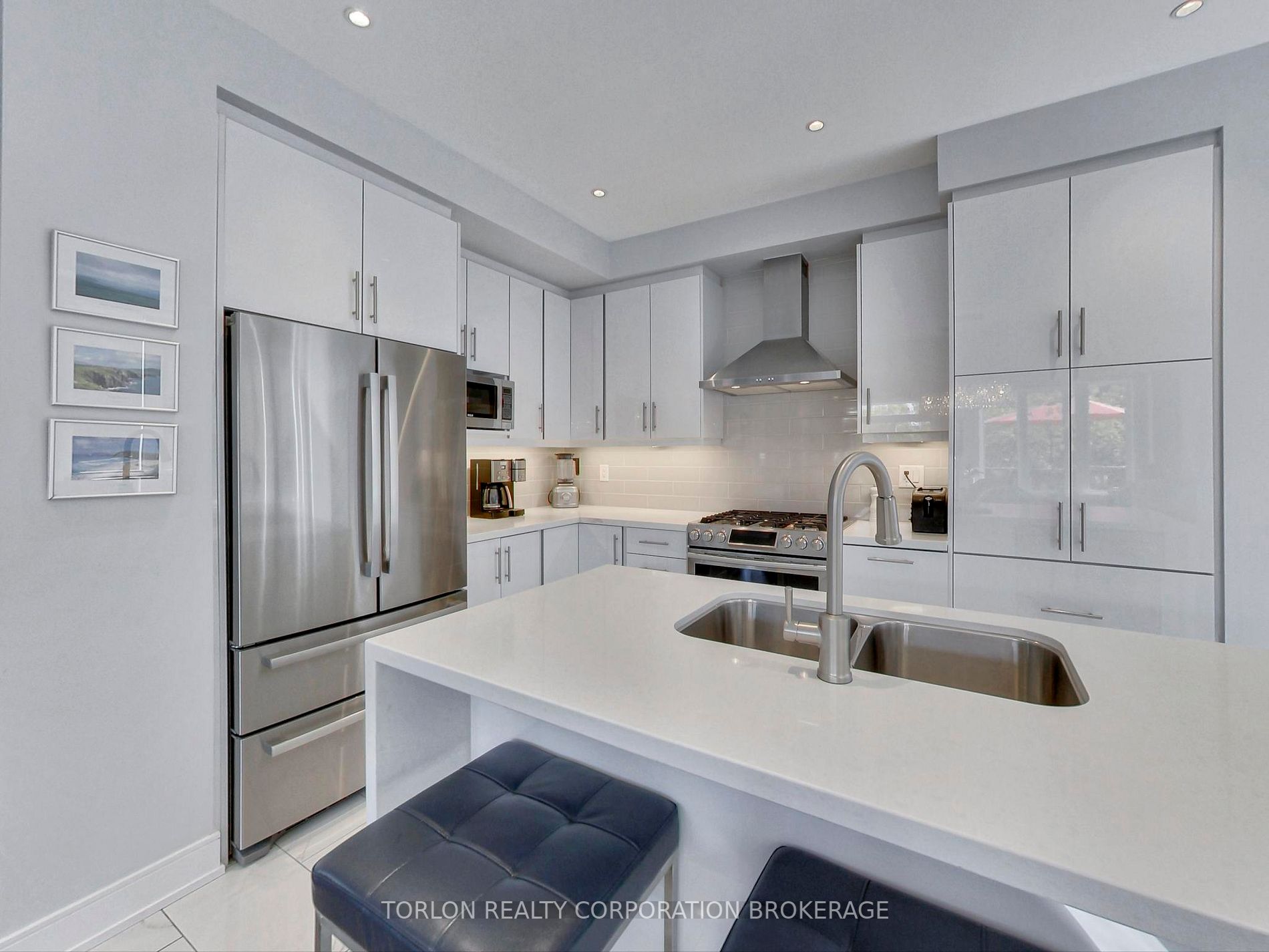 1076 Beachcomber Rd