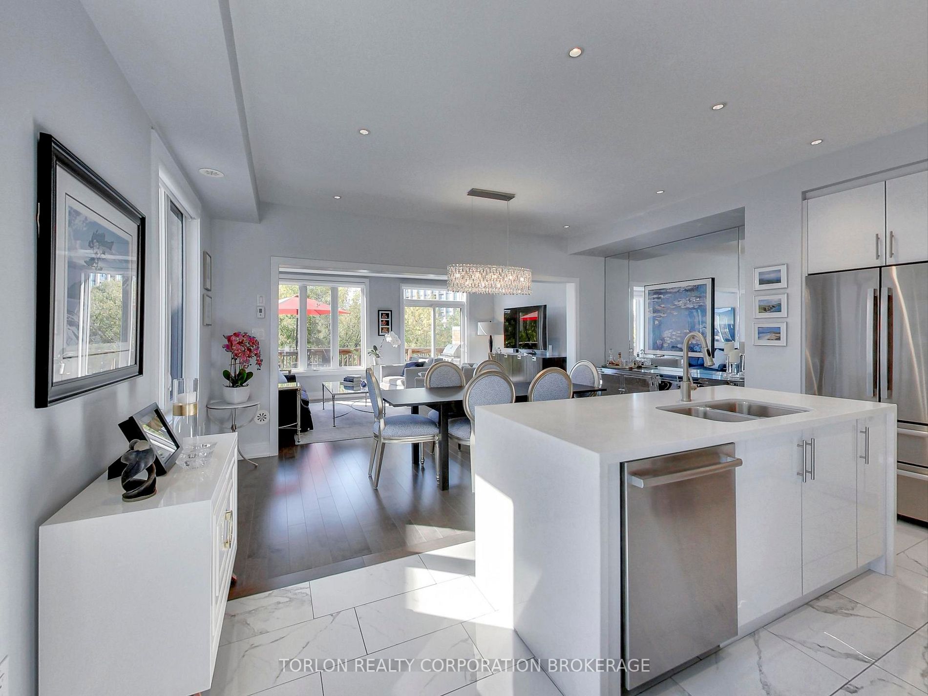 1076 Beachcomber Rd