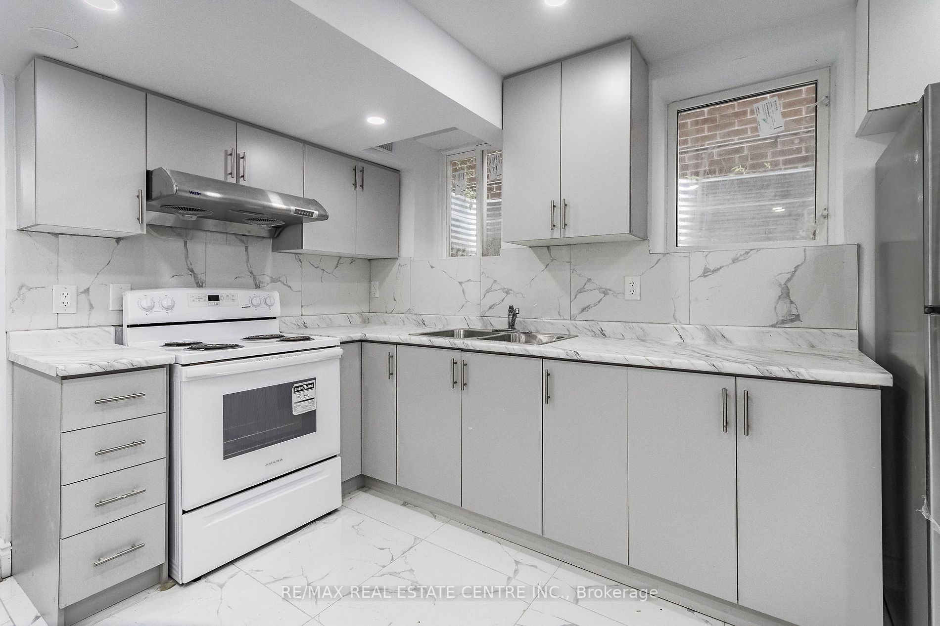 72 Circus Cres