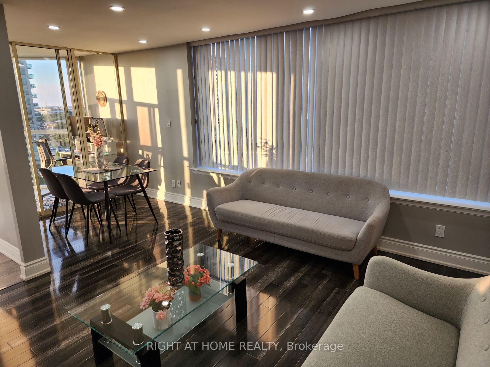 1360 Rathburn Rd E, #1104