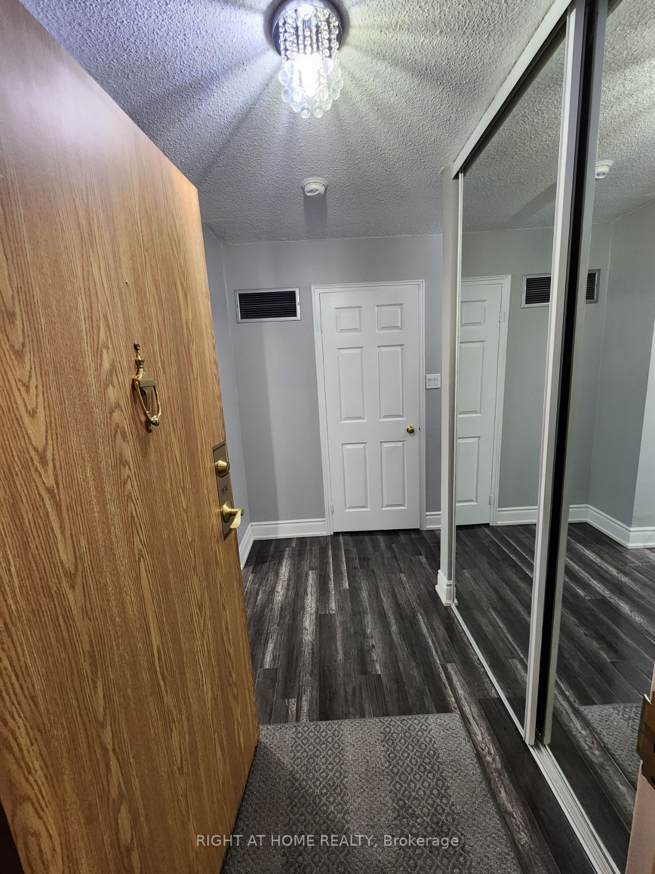 1360 Rathburn Rd E, #1104