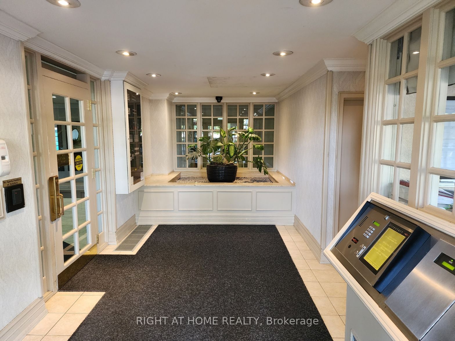 1360 Rathburn Rd E, #1104