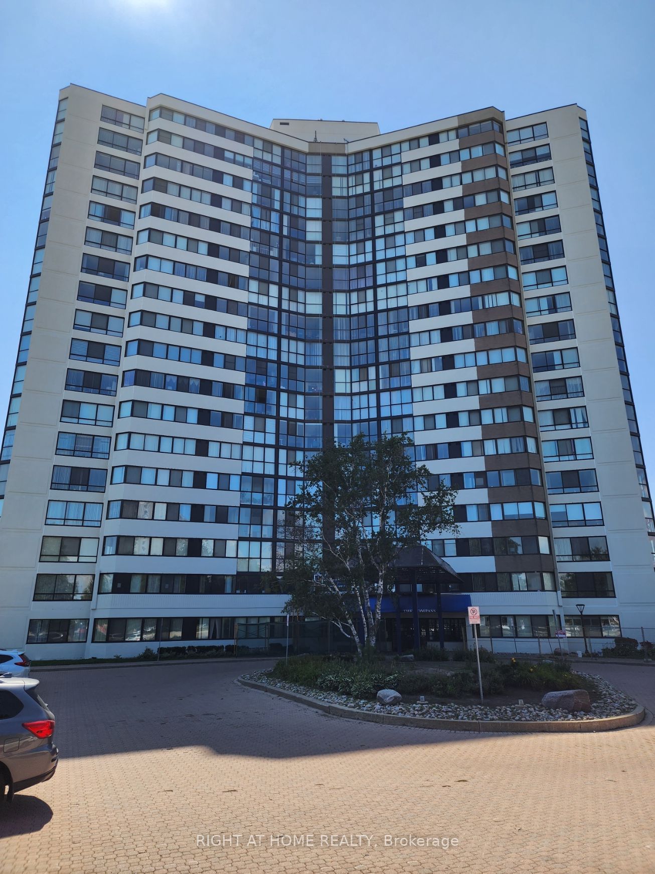 1360 Rathburn Rd E, #1104