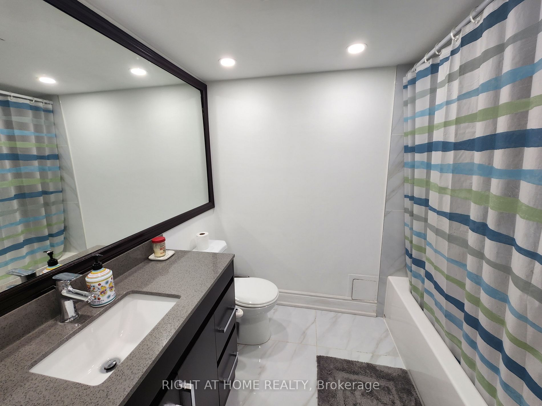 1360 Rathburn Rd E, #1104
