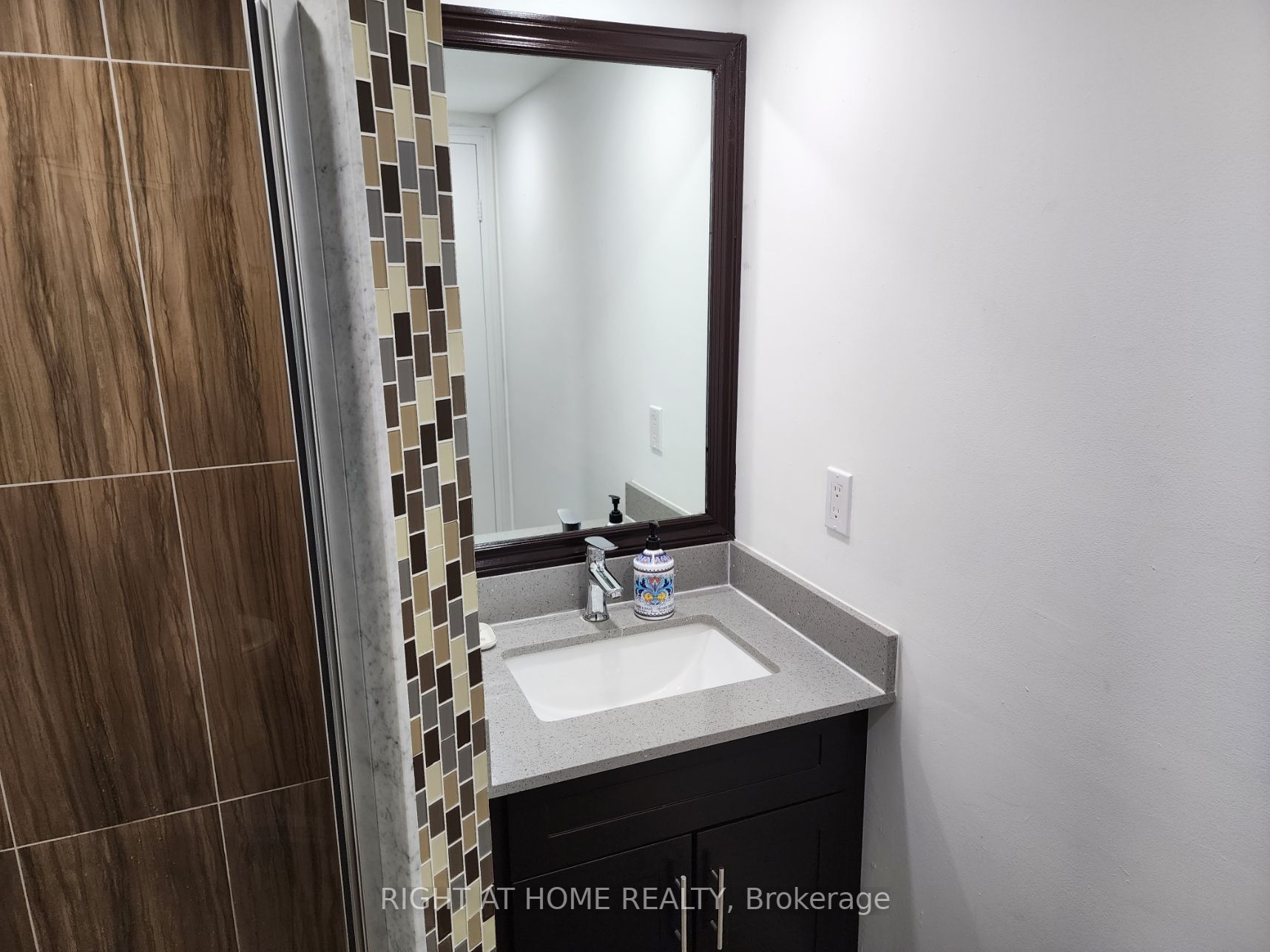 1360 Rathburn Rd E, #1104