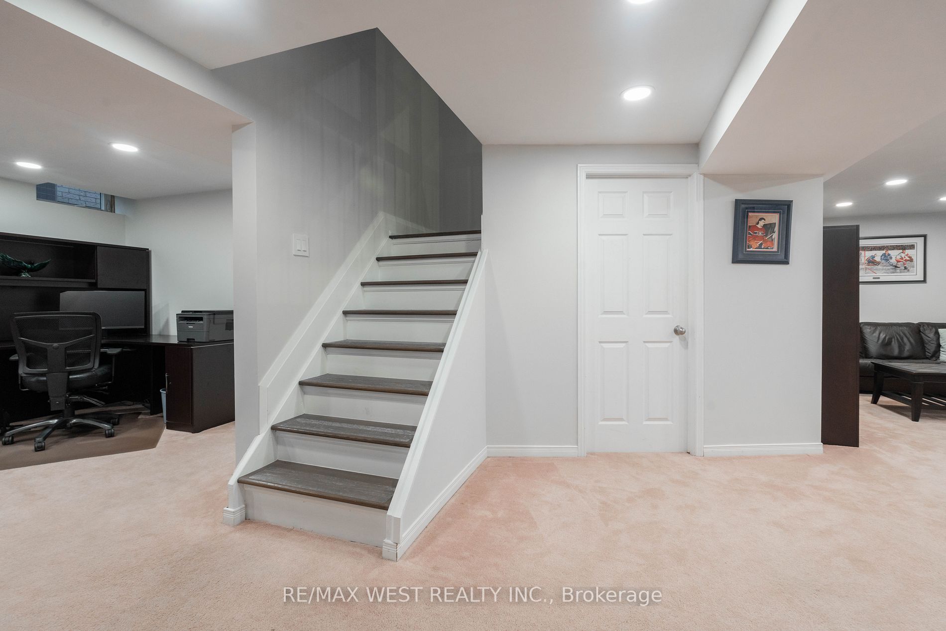 5 Hathaway Court