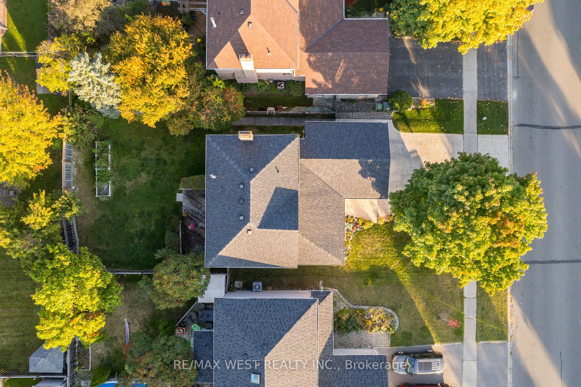 5 Hathaway Court