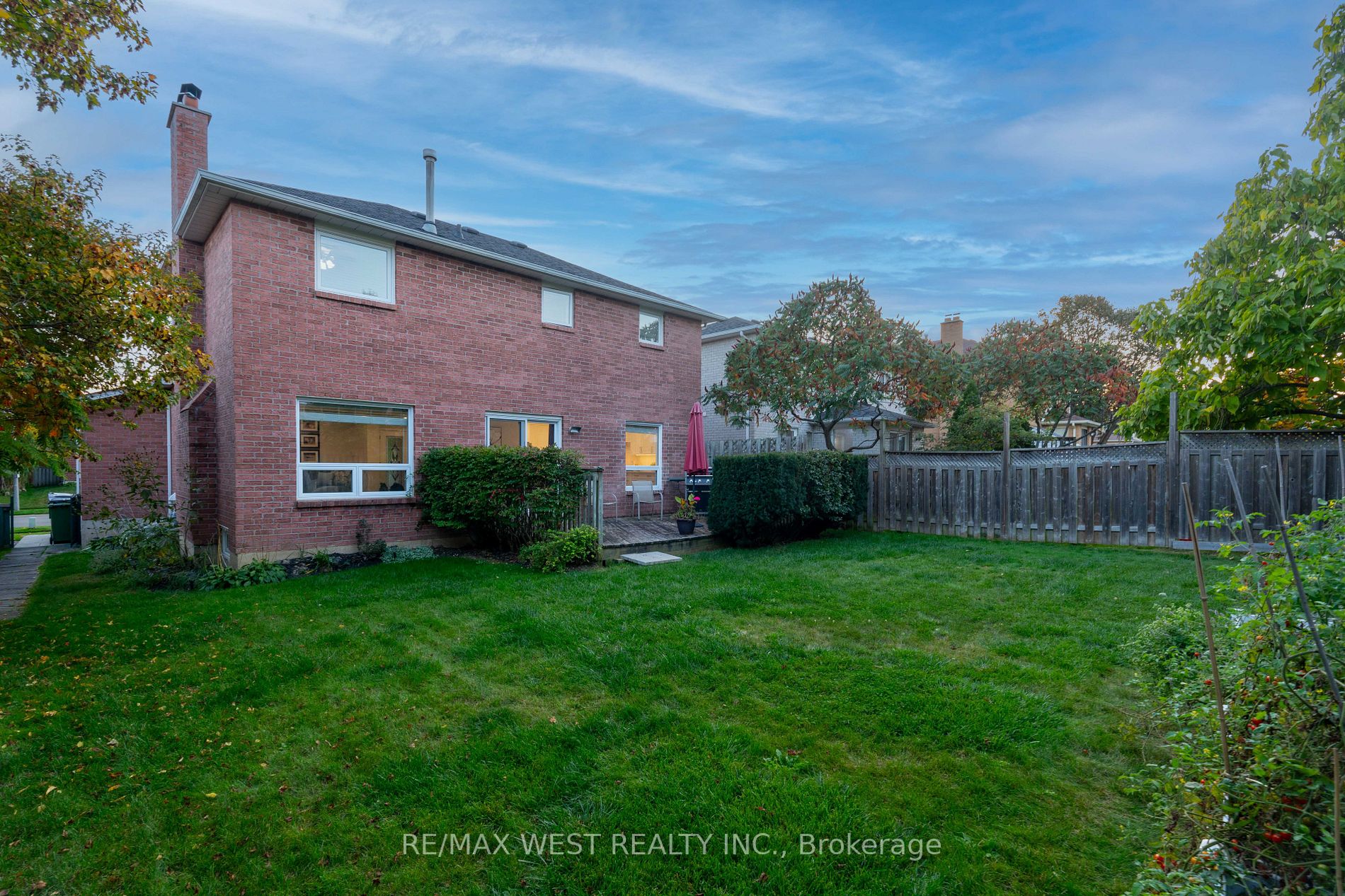 5 Hathaway Court