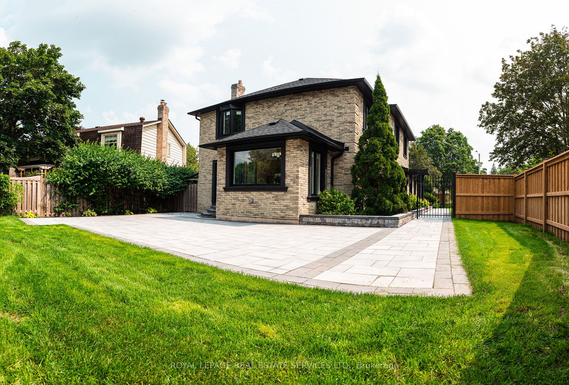 2535 Robin Dr