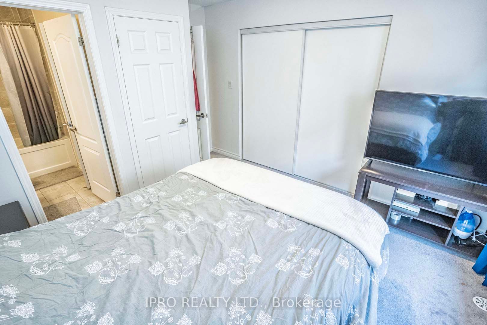 1541 Gainer Cres