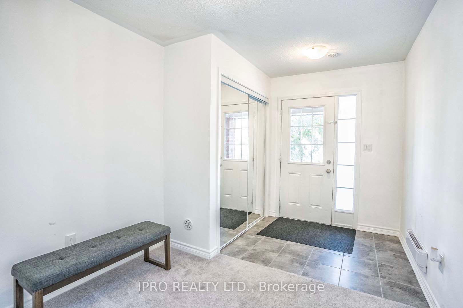 1541 Gainer Cres
