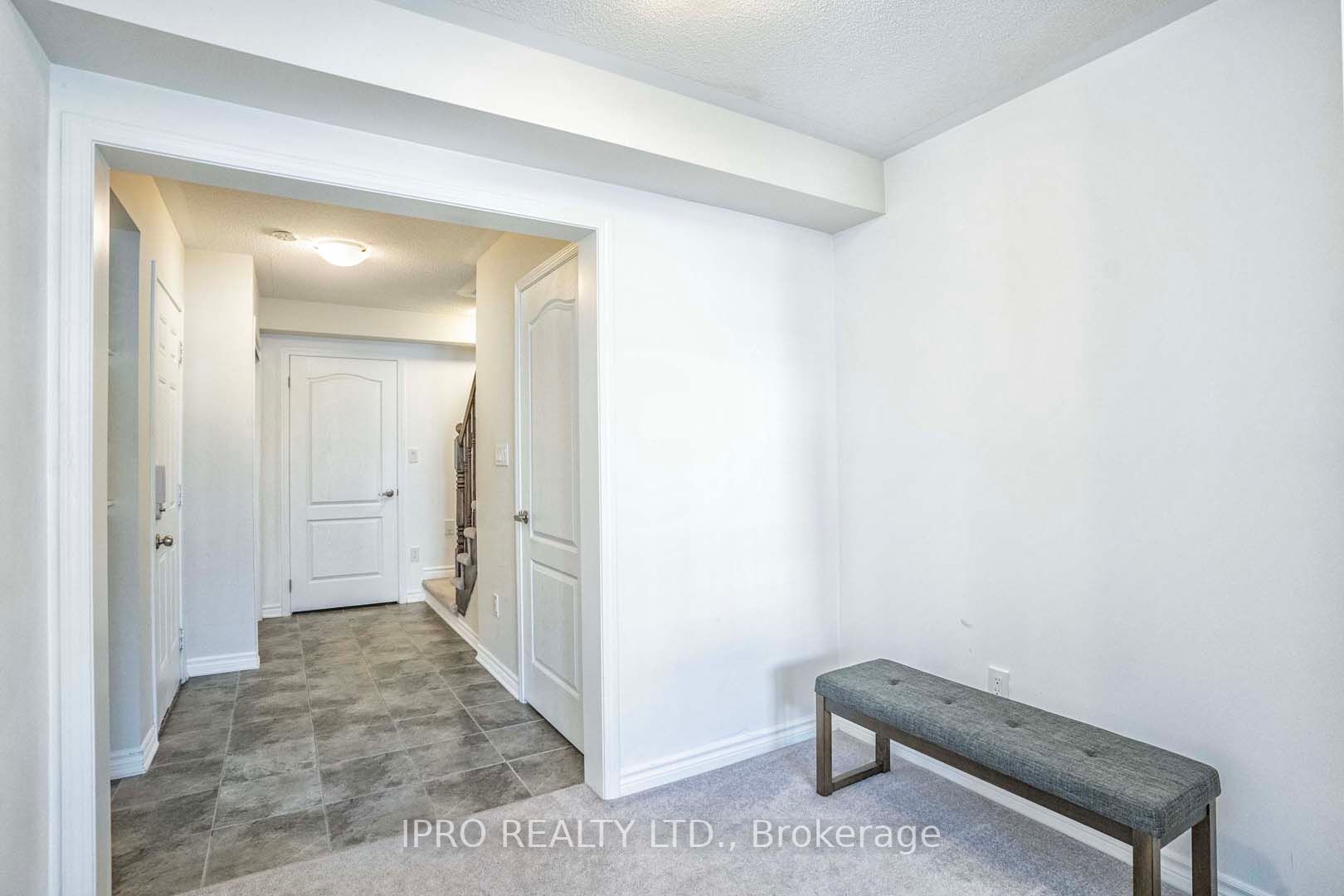 1541 Gainer Cres