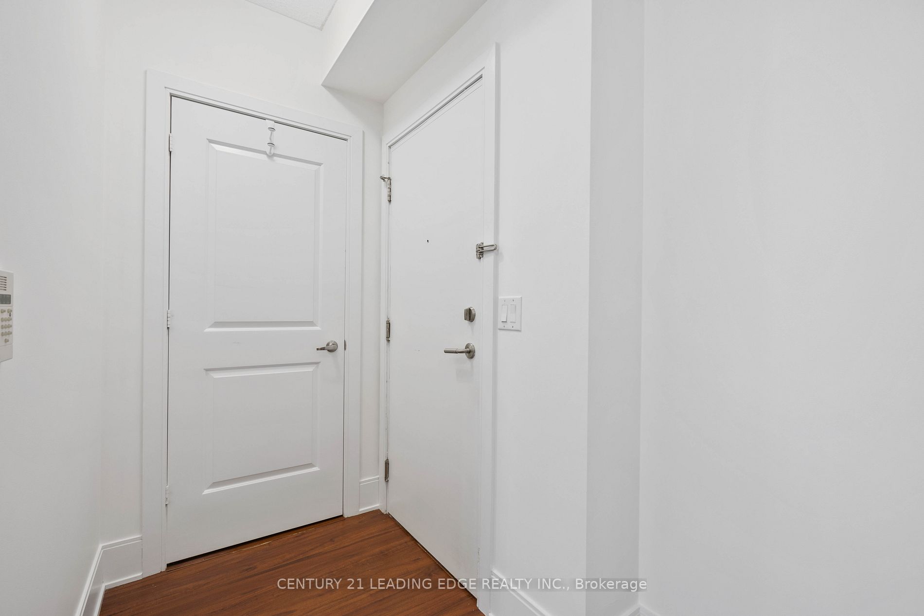 330 Burnhamthorpe Rd W, #1506