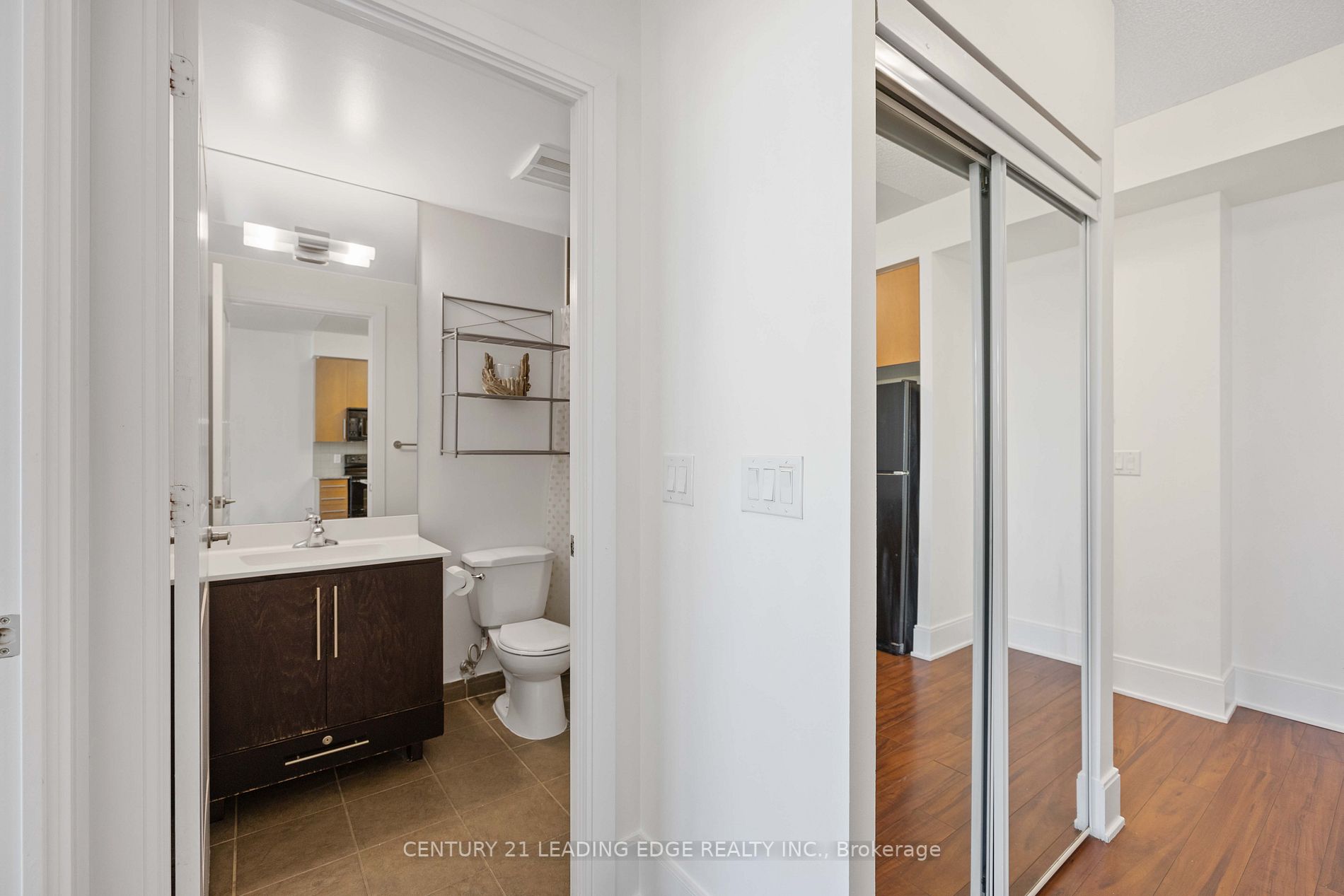 330 Burnhamthorpe Rd W, #1506